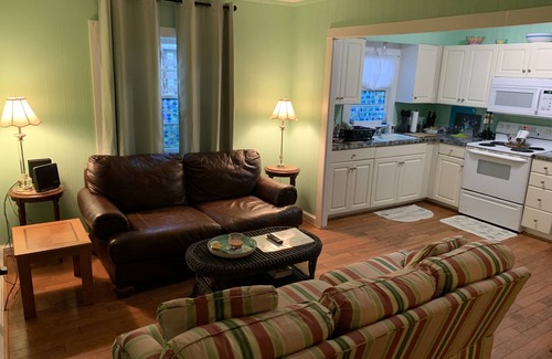 Kitty Hawk Cottage | Oceanfront Queen Anne's Revenge: Family-Friendly Beach Retreat