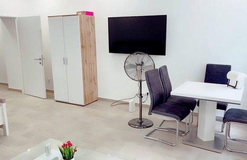 Favoriten Apartment | Family-Friendly Queen Apartment with Pool Access