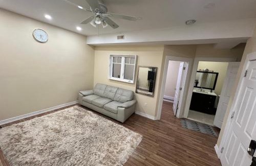 York Regional Municipality Apartment | Cozy Queen Bed Apartment with Kitchen & Pet-Friendly Perks