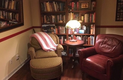Jefferson Other | Experience a Cozy Queen Bed on Our Unique Farm Stay