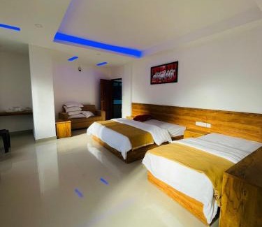 Mananthavady Hotel | Cozy Retreat at Queen-C Inn: Your Budget-Friendly Escape