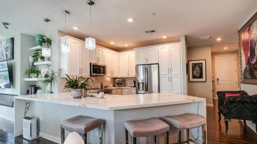 Ocotillo Apartment | Relaxing Queen Creek Condo with Pool & Hot Tub Access