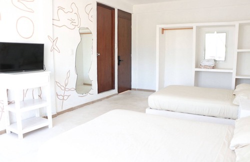 Ixtapa - Zihuatanejo Hotel | Beachfront Master Suite with Pool and Family-Friendly Amenities