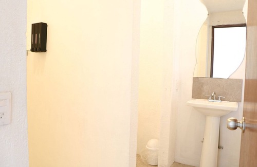 Ixtapa - Zihuatanejo Hotel | Beachfront Master Suite with Pool and Family-Friendly Amenities