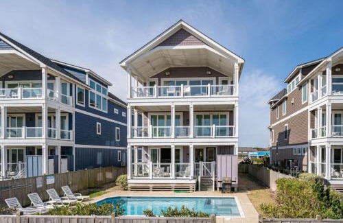 Nags Head Apartment | Stunning Queen Elizabeth Oceanfront Home with Pool & Hot Tub