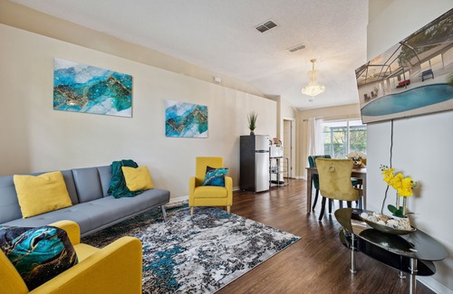Ocoee Apartment | Tranquil Queen Guest Suite with Pool View and Lake Access