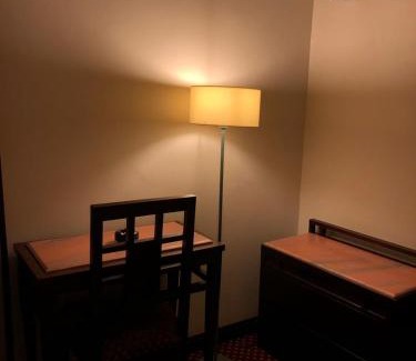 El Faiyum Hotel | Discover Queen Hotel Fayoum: Family-Friendly with Breakfast
