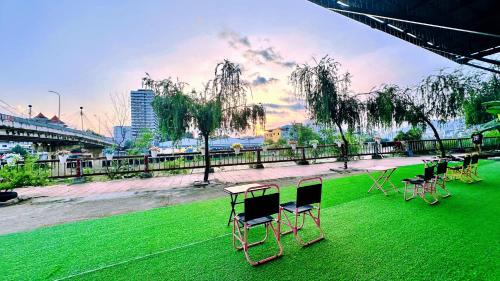 Cao Bang Bed & Breakfast | Queen House