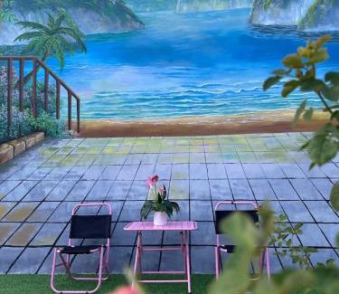 Cao Bang Bed & Breakfast | Queen House
