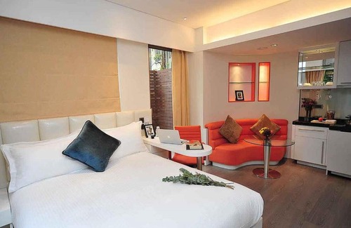 Wan Chai Apartment | Accessible Family Retreat at Queen's 100 - Guest Rated 7/10