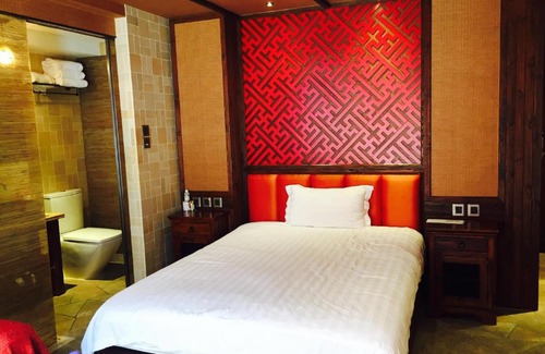 Wan Chai Apartment | Accessible Family Retreat at Queen's 100 - Guest Rated 7/10