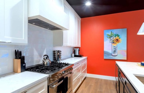 Chestnut House | Queen s Gambit - 7 min Uber to Downtown ATX
