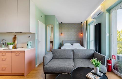 Baluty Apartment | Elegant Queen Size Bed Apartment near Manufaktura, Łódź