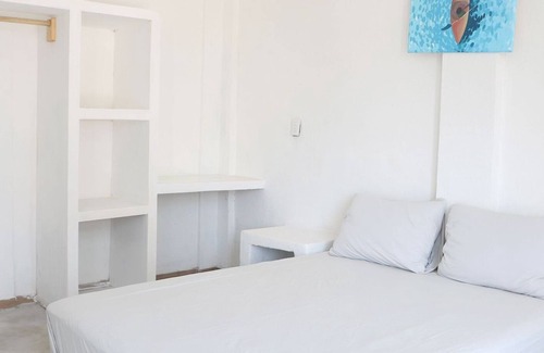 Ixtapa - Zihuatanejo Hotel | Cozy Ground Floor Queen Room for Your Family Getaway