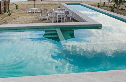 Ixtapa - Zihuatanejo Hotel | Comfortable Queen Size Room with Private Pool Access