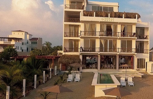 Ixtapa - Zihuatanejo Hotel | Comfortable Queen Size Room with Private Pool Access