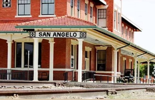 San Angelo Bed & Breakfast | Enchanting Queen Suite with Garden View at Music Garden Mansion