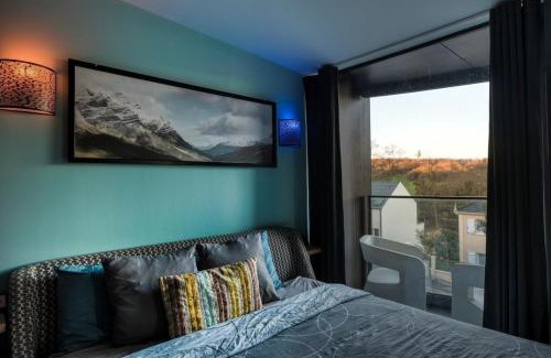 Clichy-Sous-Bois House | Relaxing Villa Room with Spa Package and Pool Access