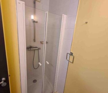 Clichy-Sous-Bois House | Relaxing Villa Room with Spa Package and Pool Access