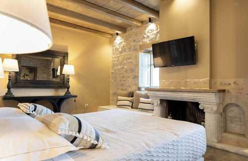 Itilo Hotel | Queen Suite with Panoramic Sea View | Akrolithi Guesthouse