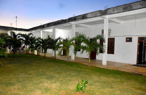 Mihintale House | Family-Friendly Stay at Queens Hotel Anuradhapura