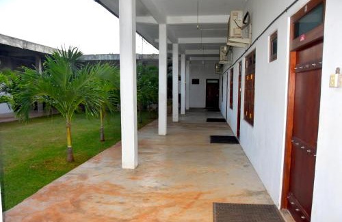 Mihintale House | Family-Friendly Stay at Queens Hotel Anuradhapura