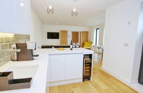 Worthing House | Relaxing Oceanfront Retreat at Queens House, Worthing
