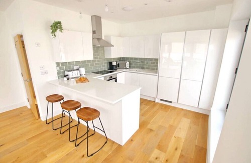 Worthing House | Relaxing Oceanfront Retreat at Queens House, Worthing