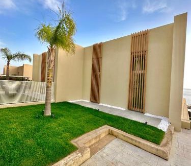 Jala Villa | Discover Queens Luxury Vila 111B: Family-Friendly Retreat