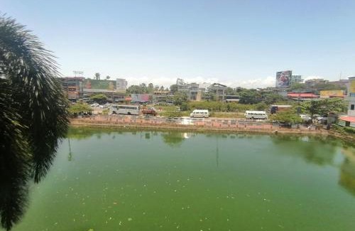 Kodungallur Apartment | Budget-Friendly Queens Residency: Breakfast & Family Comfort