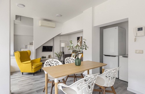Retiro Apartment | Relaxing BNBHolder Duplex with Free Parking & Spa Access