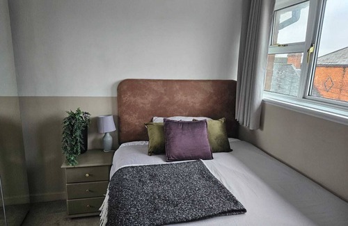Stonehouse Apartment | Queens Room 5 - 1 Bedroom in Shared House - Stonehouse