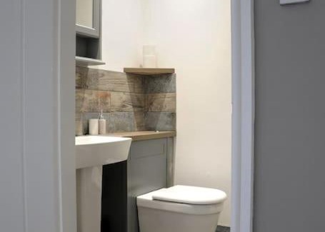 Beverley House | Inviting Queensgate Holiday Cottage in Beverley with Parking