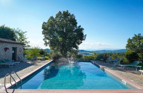 Castellina in Chianti House | Exceptional Querceto Di Castellina: Guest Rated 9/10