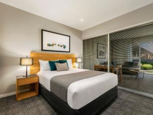 Brighton Apartment | Cozy Escape at Quest Brighton on the Bay with Ocean Views