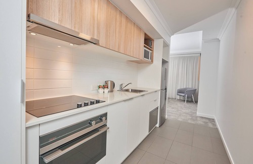 Cannon Hill Apartment | Premier Quest Cannon Hill: Family-Friendly with Ocean View