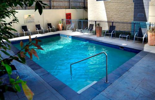 Frankston Apartment | Relax at Quest Frankston: Oceanfront Stay with Pool Access