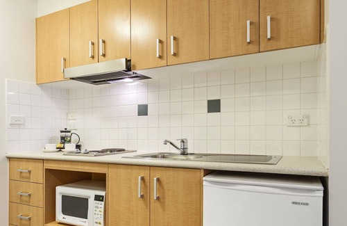 Frankston Apartment | Relaxing Quest Frankston: Poolside Ocean Views Await
