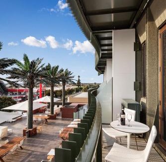 Frankston Apartment | Oceanfront Haven at Quest Frankston on the Bay - 5 Star Stay