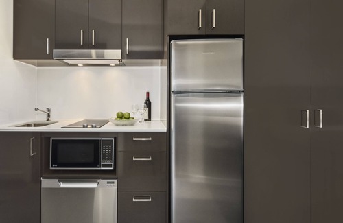 West Perth Apartment | Explore Quest Kings Park: Rated 9.2 with Family-Friendly Amenities