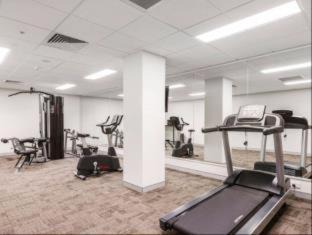 Liverpool Apartment | Elegant Quest Liverpool: 5-Star Stay with Hot Tub & Breakfast