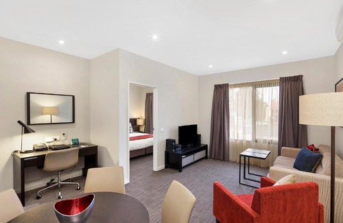 Maitland Apartment | Experience Quest Maitland: 5-Star Comfort & Family Amenities