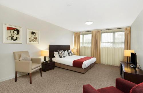 Maitland Apartment | Experience Quest Maitland: 5-Star Comfort & Family Amenities