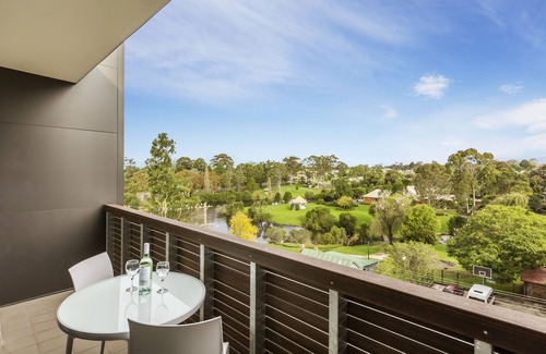 Nowra Apartment | Elegant Quest Nowra: Top-Rated Stay with Family Amenities