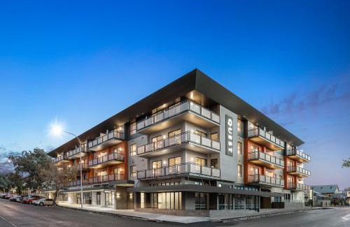 Orange Apartment | Elegant Quest Orange: 5-Star Stay with Family-Friendly Amenities