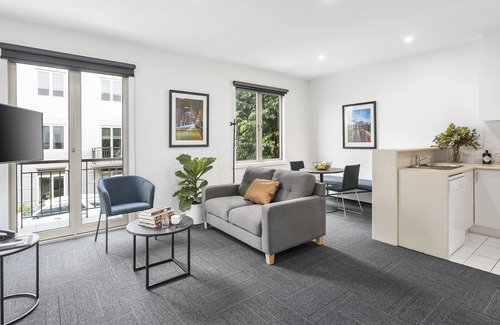 South Yarra Apartment | Pet-Friendly Quest Prahran: Rated 9/10 for Family Comfort