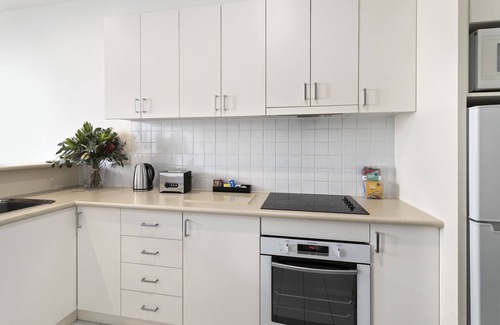 South Yarra Apartment | Pet-Friendly Quest Prahran: Rated 9/10 for Family Comfort