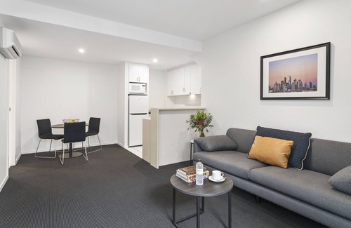 South Yarra Apartment | Pet-Friendly Quest Prahran: Rated 9/10 for Family Comfort