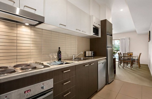 Shepparton Apartment | Discover Quest Shepparton: 4-Star Comfort with Breakfast