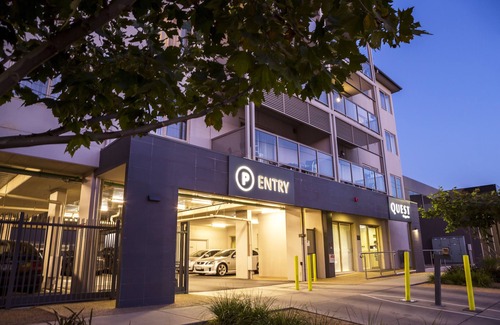 Shepparton Apartment | Discover Quest Shepparton: 4-Star Comfort with Breakfast